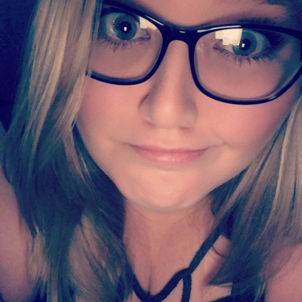Meet your Posher, Kayla